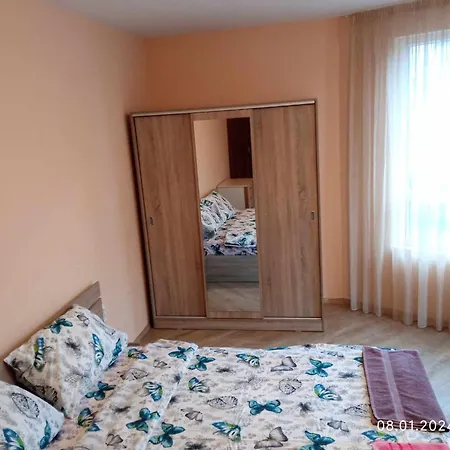 In 2 Apartment