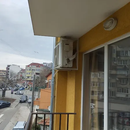 In 2 Apartment
