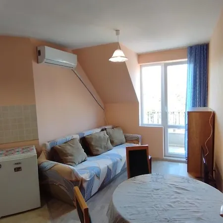 In 2 Apartment