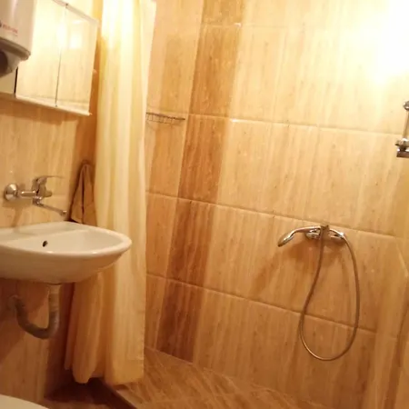 Apartment In 2 Warna